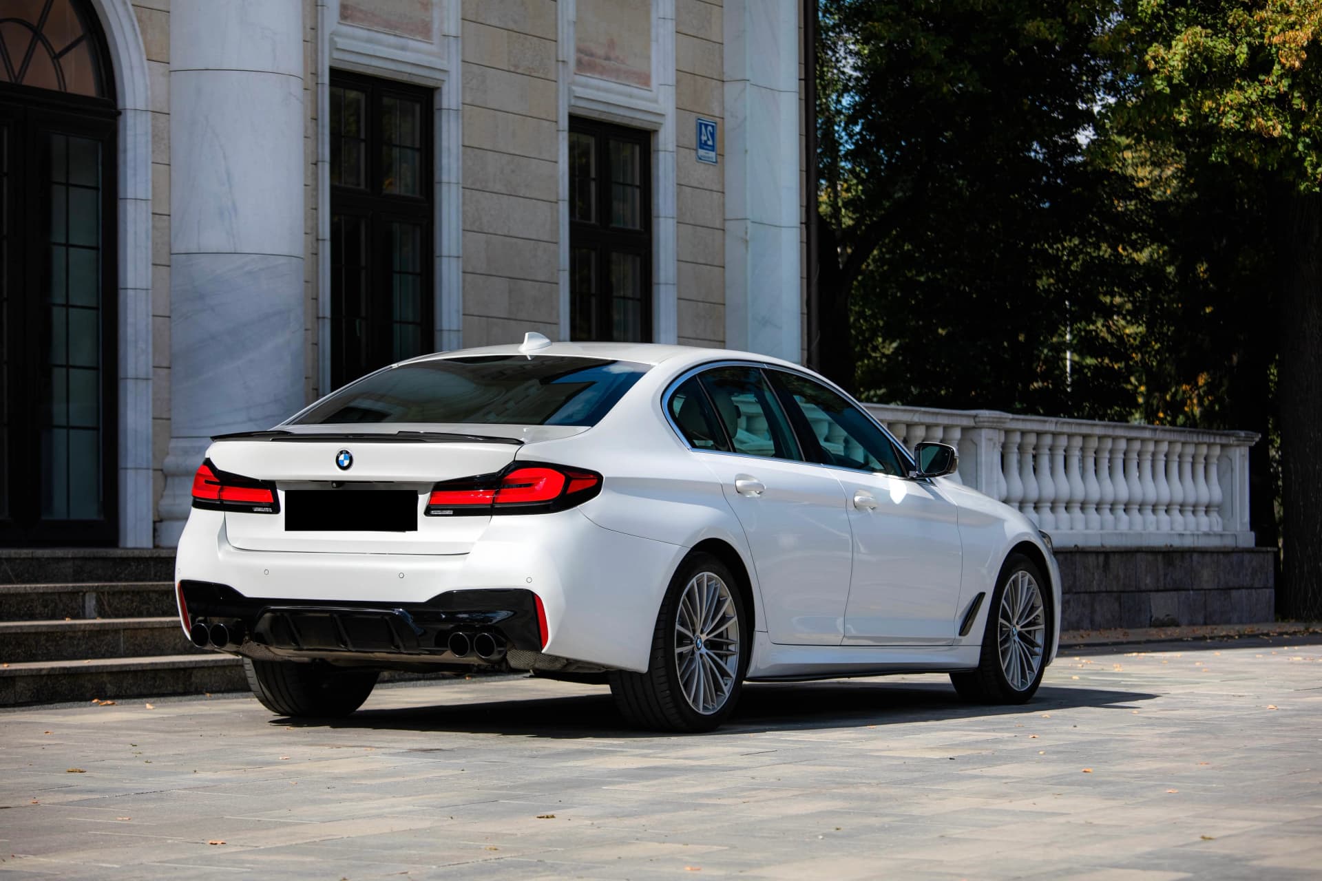 BMW 530i — фото 8