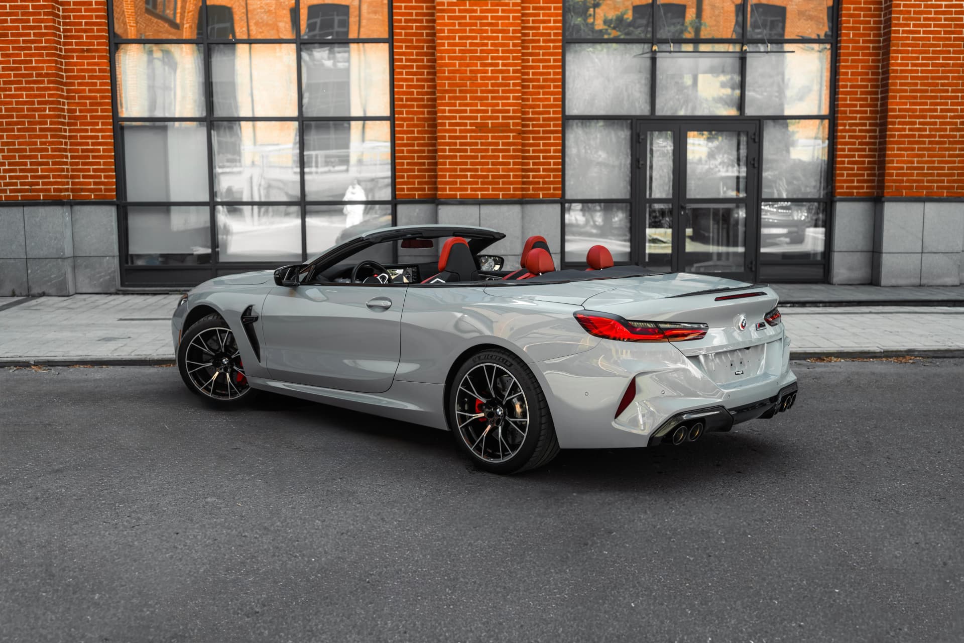 BMW M8 Cabrio — фото 6