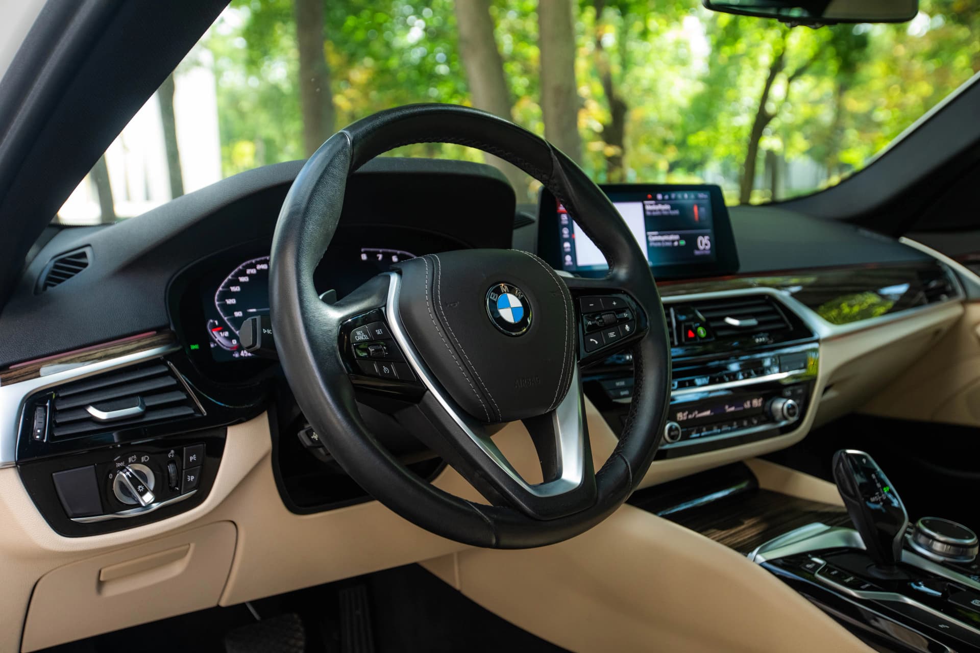 BMW 530i — фото 10