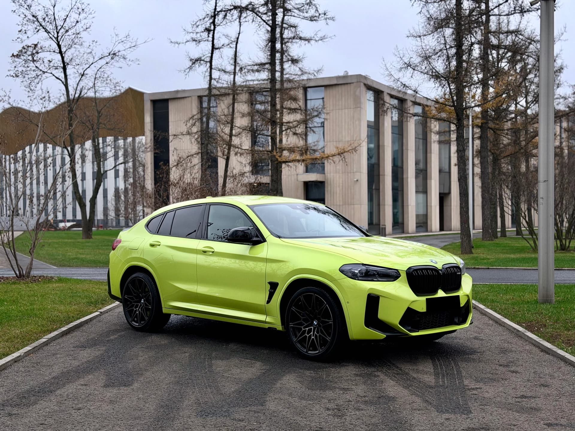 Аренда BMW X4M в Москве