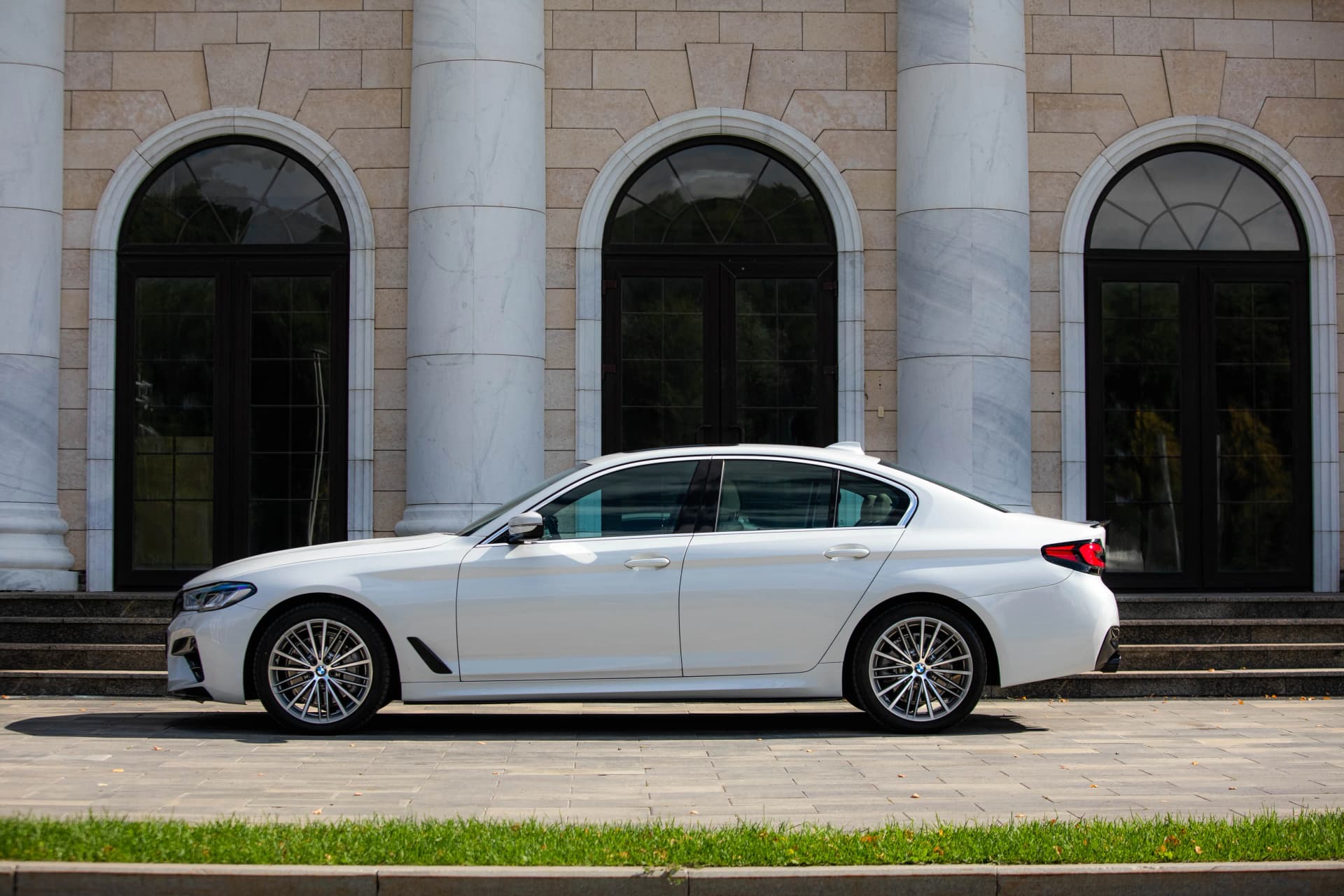 BMW 530i — фото 3