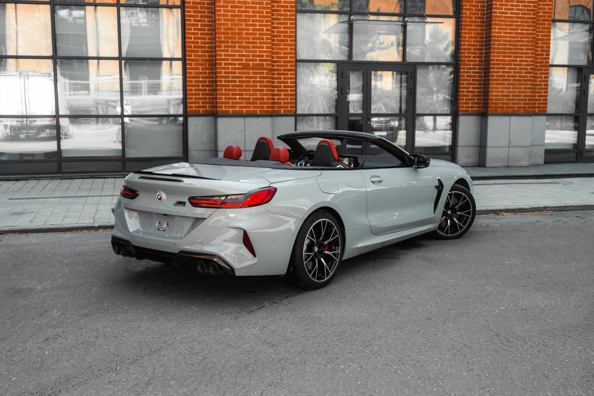 BMW M8 Cabrio — фото 3