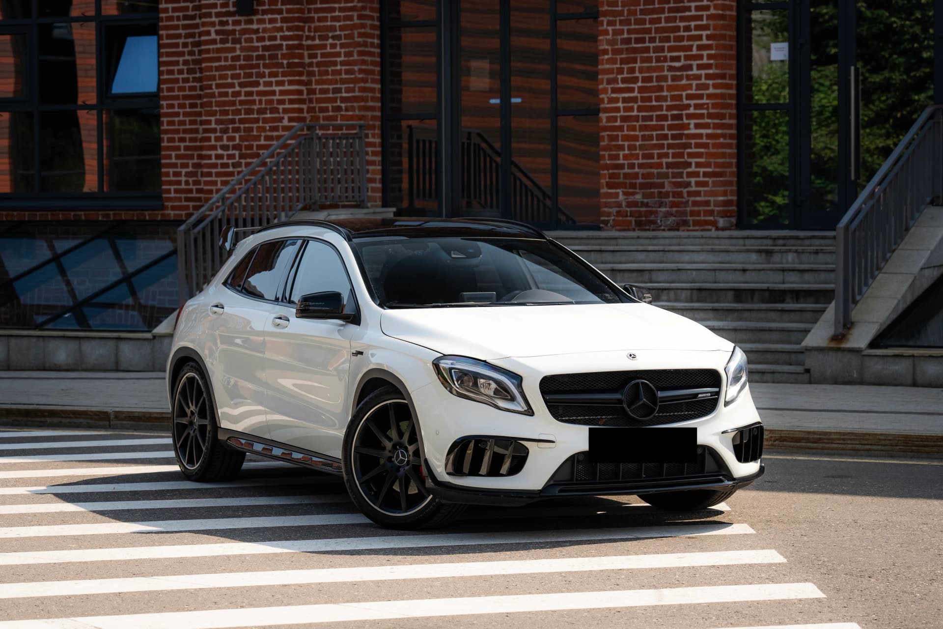 Аренда Mercedes-Benz GLA45 AMG в Москве