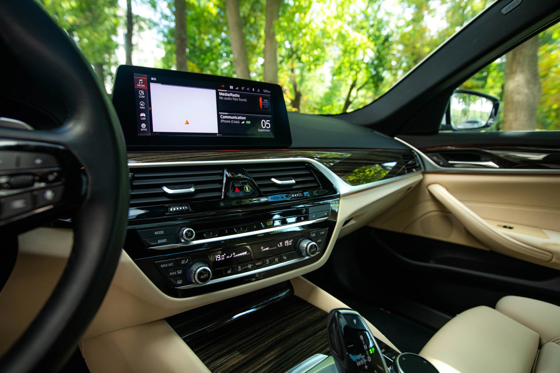 BMW 530i — фото 11