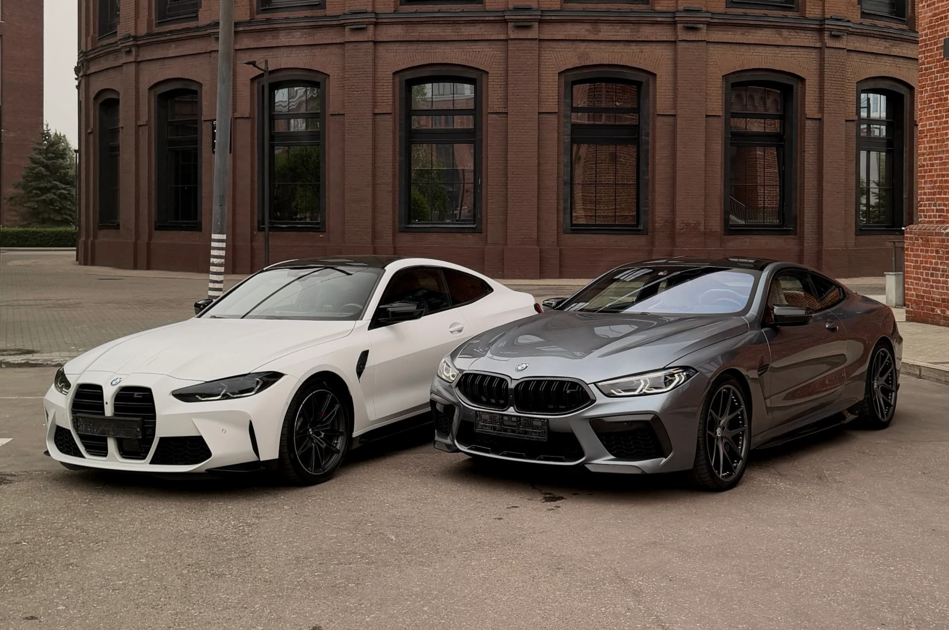 BMW M4 Competition против BMW M8 Competition: хладнокровие или ярость?