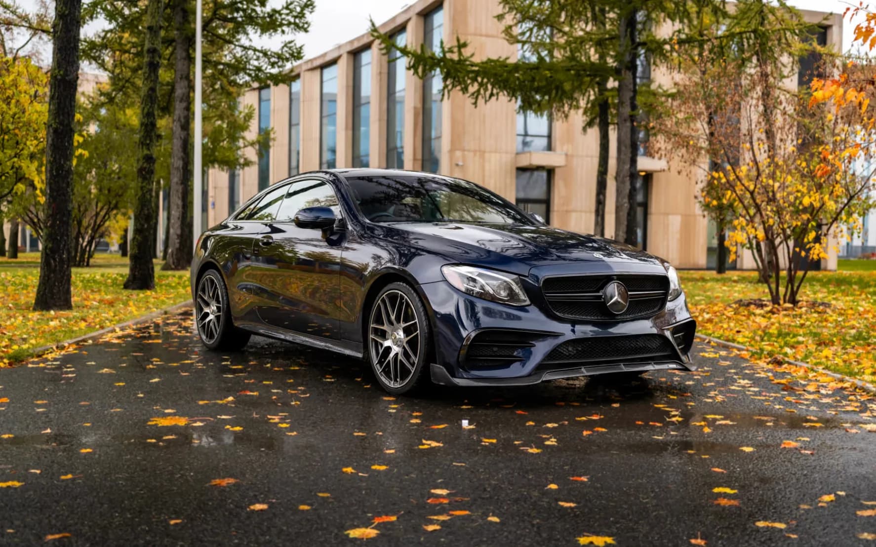 Mercedes-Benz E450 Coupe: элегантность с характером