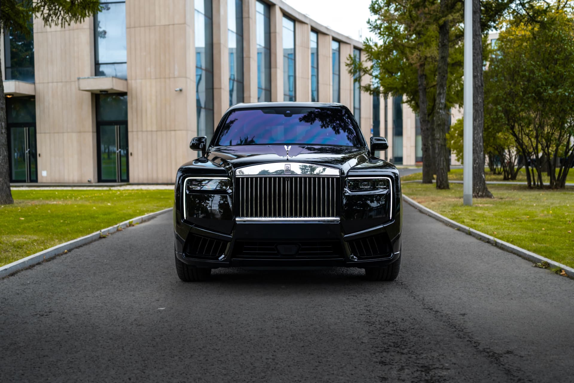 Rolls-Royce Cullinan: за что вы платите и что получаете